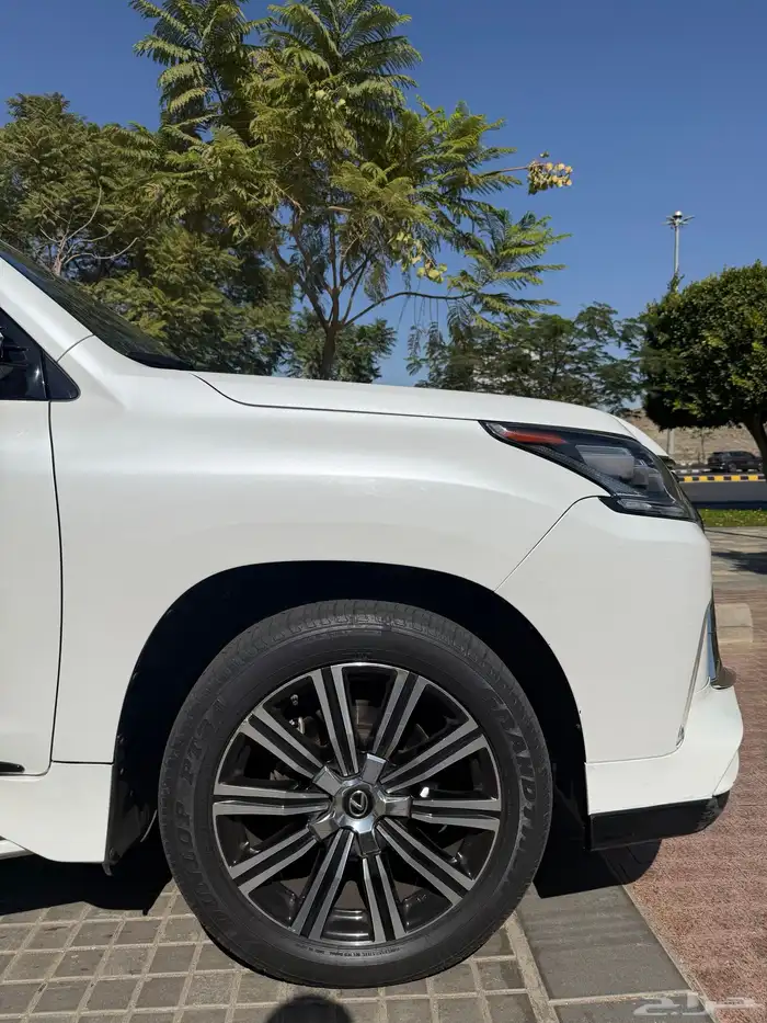 لكزس LX570 2016 1