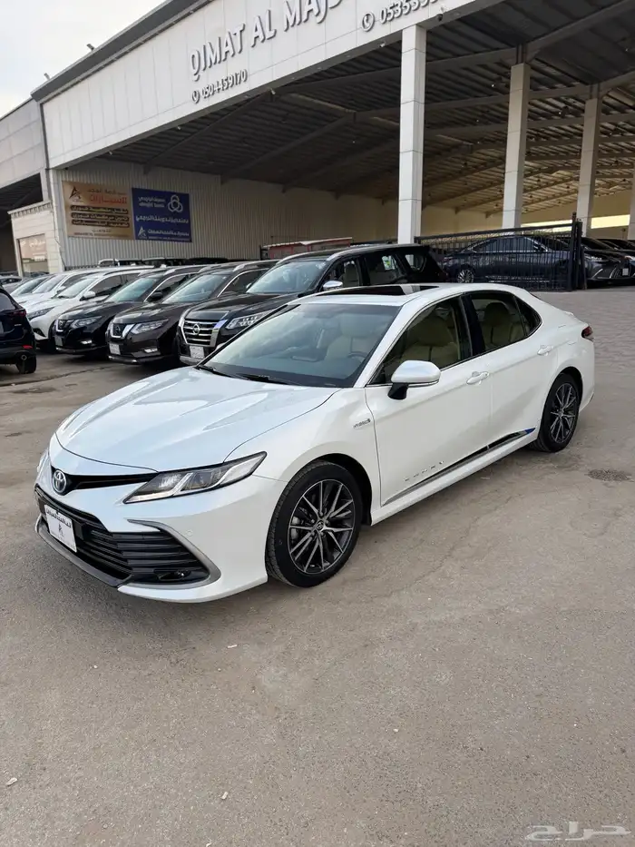 للبيع تويوتا كامري 2024 - فل كامل هايبرد - بحالة الوكاله 2