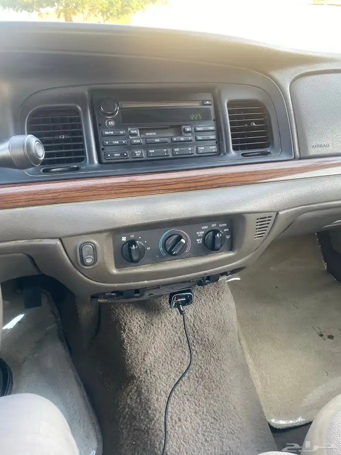 كراون فيكتوريا 2004 38