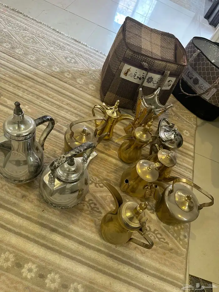 أسطوانة غاز العدد (2) ودلال وأباريق السيف للبيع للصامل 0