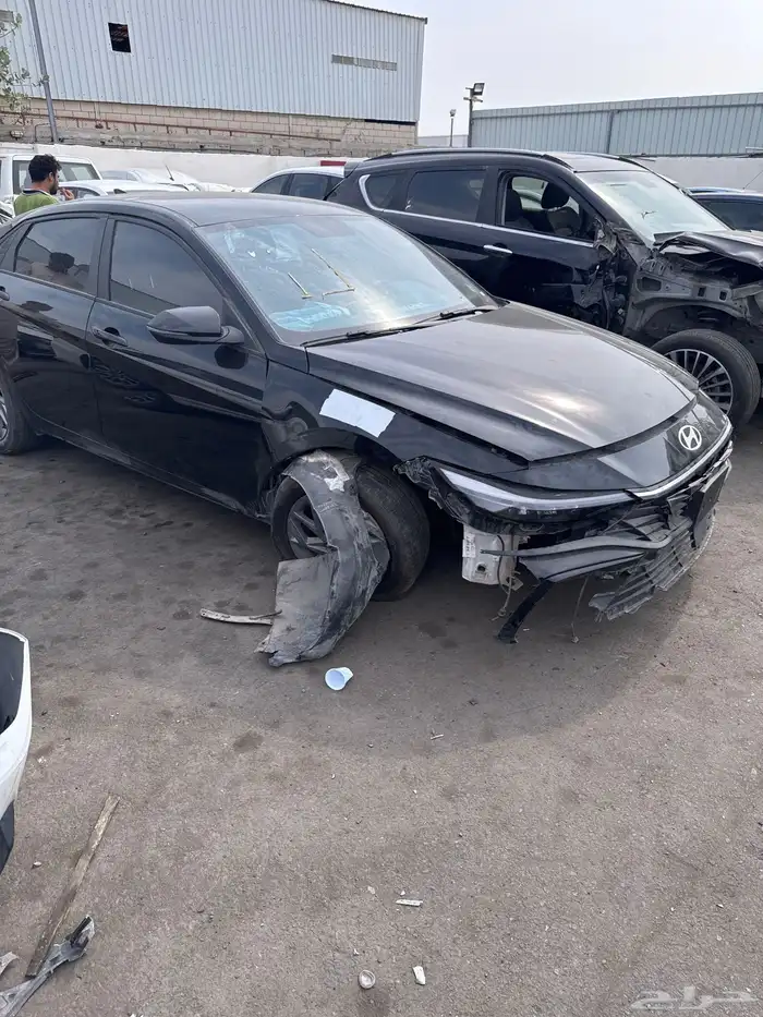 سيارات مصدومه 21