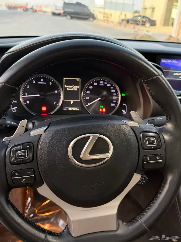 لكزس is350 2017 13