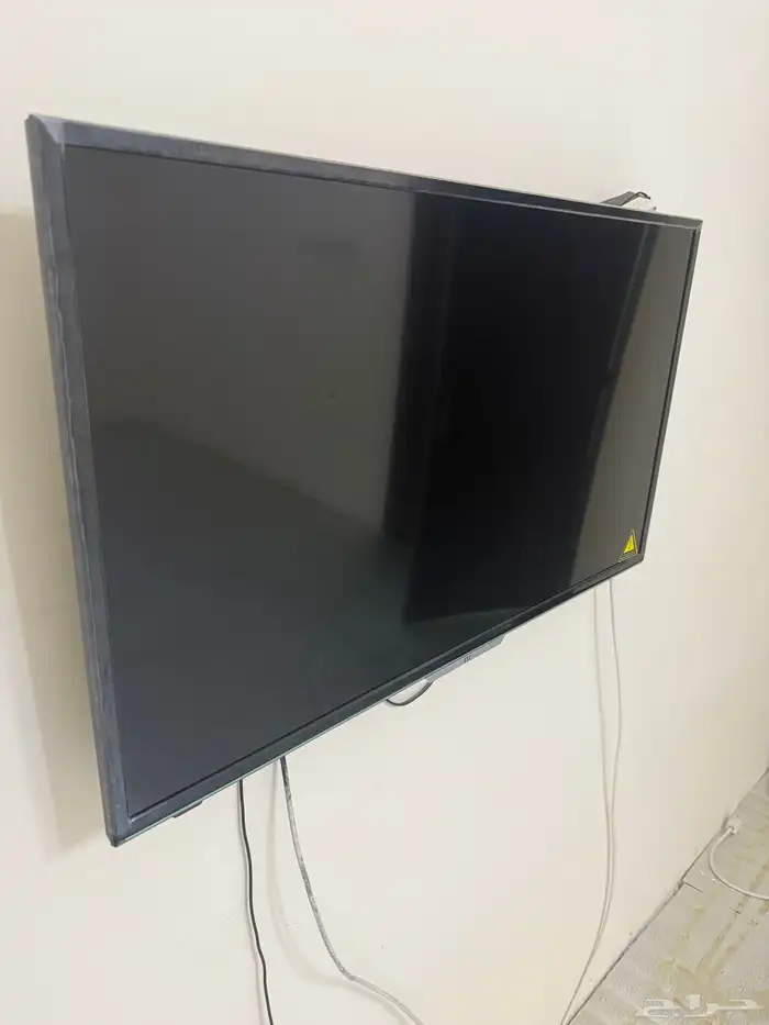 شاشة بلازما   طاولة استقبال   طاولة طعام 5