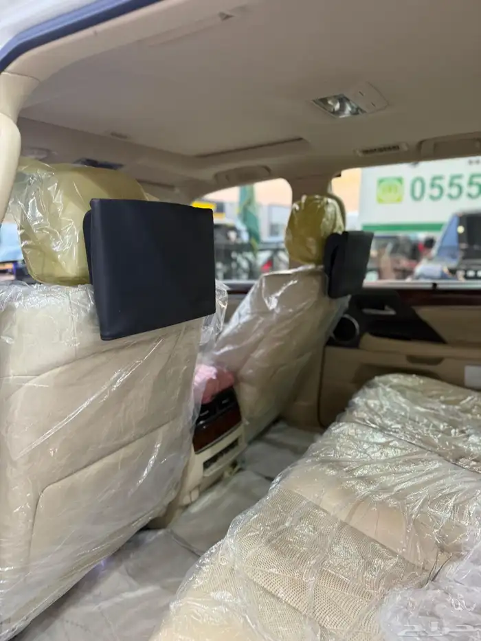 لكزس - 2019 - LX570 - فل كامل - بلاك اديشن 17