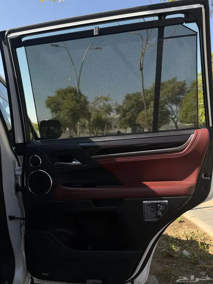 لكزس LX570 2016 43