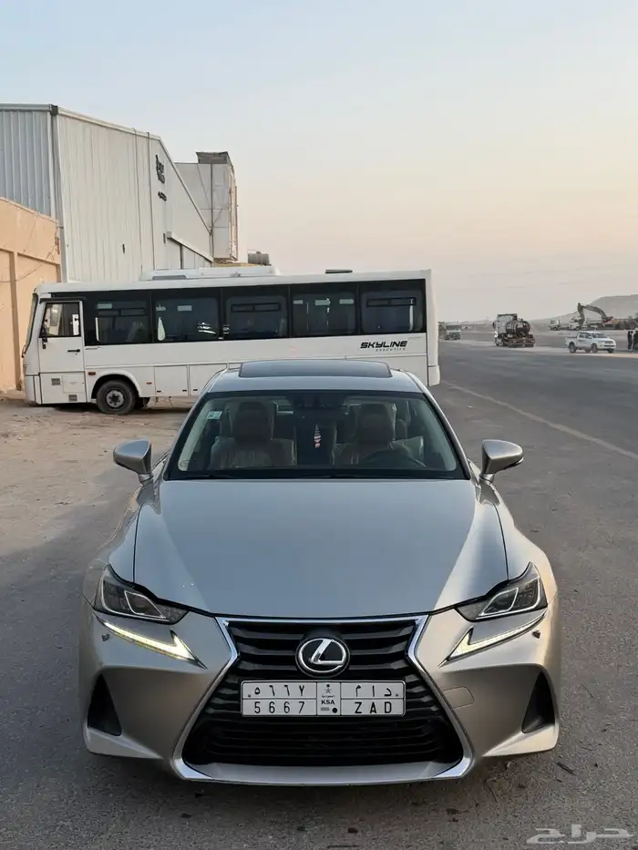 لكزس is350 2017 5