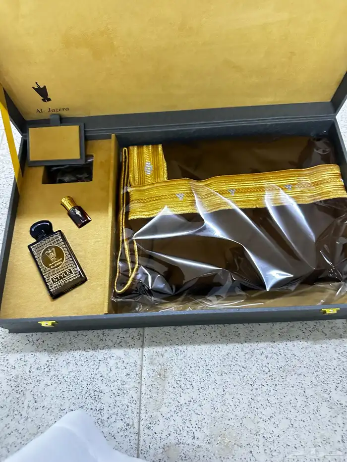 بشوت وهدايا اطقم طيب وعود وسيوف للبيع جملة او تفريد 13