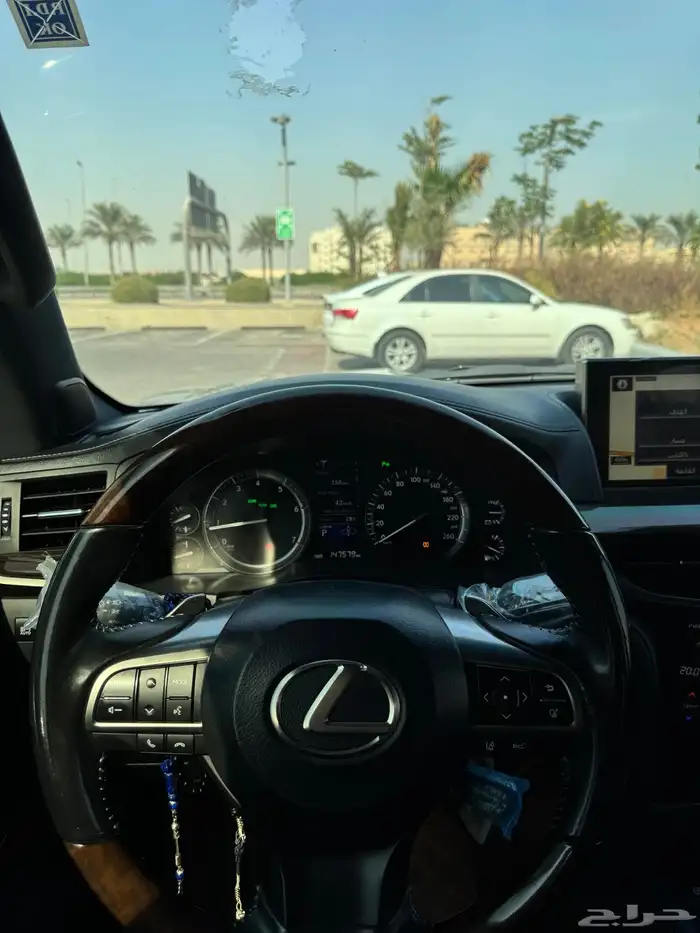 لكزس LX 2016 19