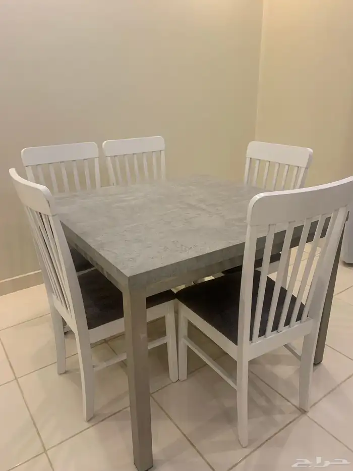 طاولة طعام هوم سنتر 2