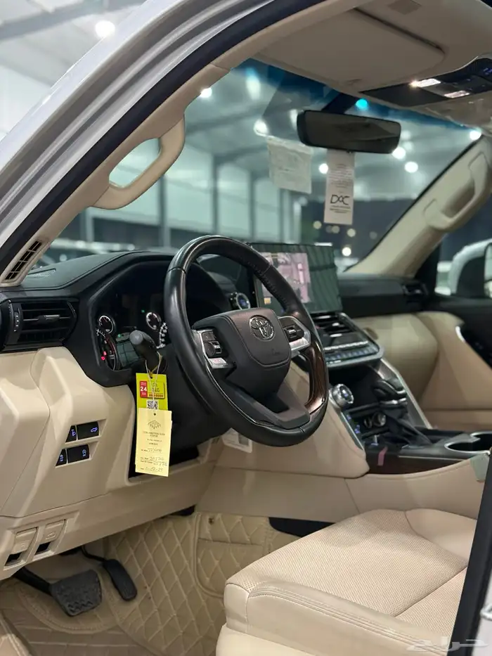 تويوتا لاندكروزر 2024 GXR L4 عداد 34 الف فقط (سعودي) 10