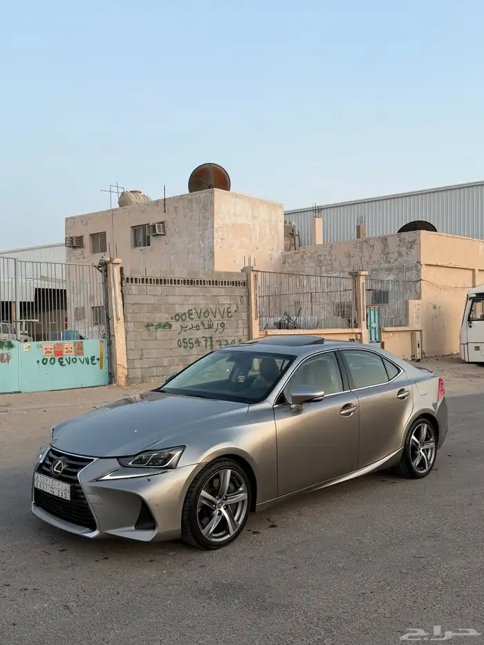 لكزس is350 2017 0