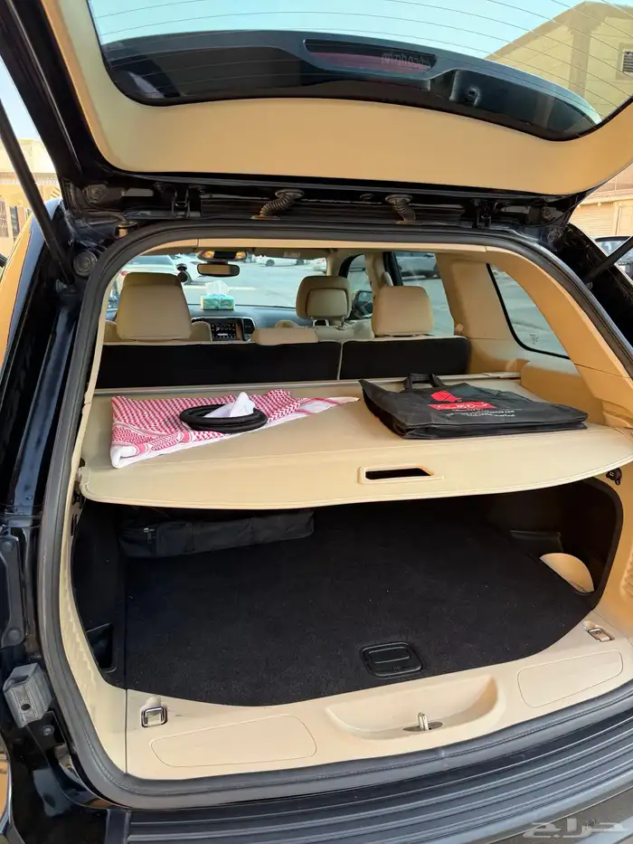 جيب جراند شيروكي 2020 أسود ملكي سعودي نظيف 9