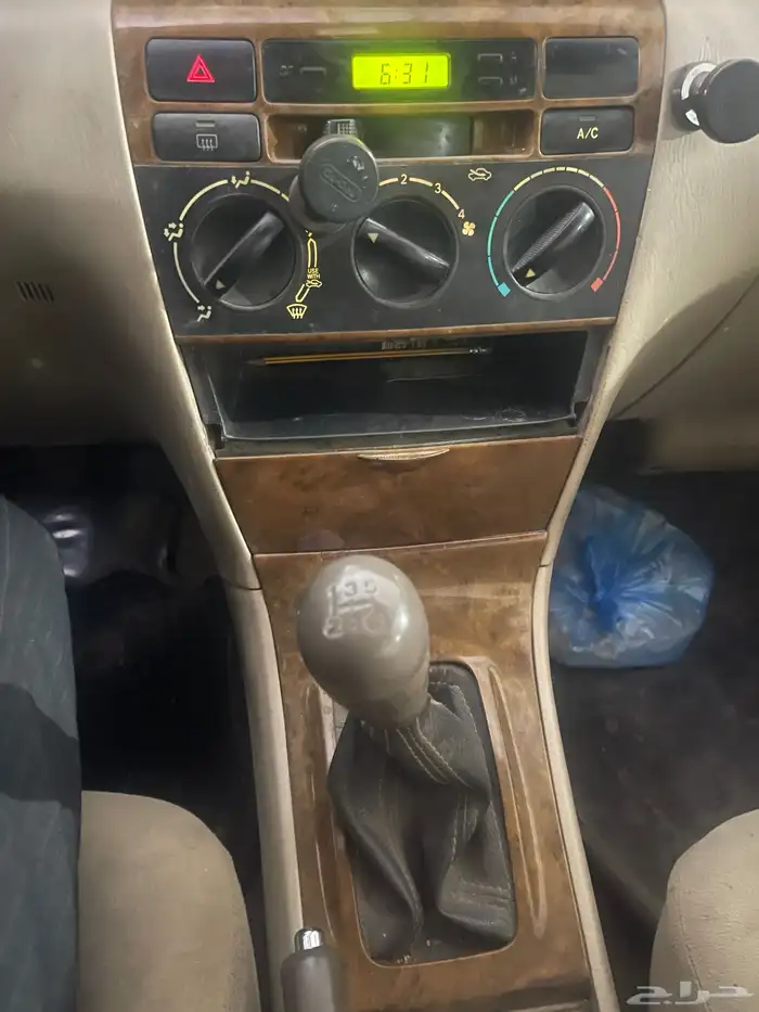 تويوتا كورولا موديل 2004 قير عادي 12