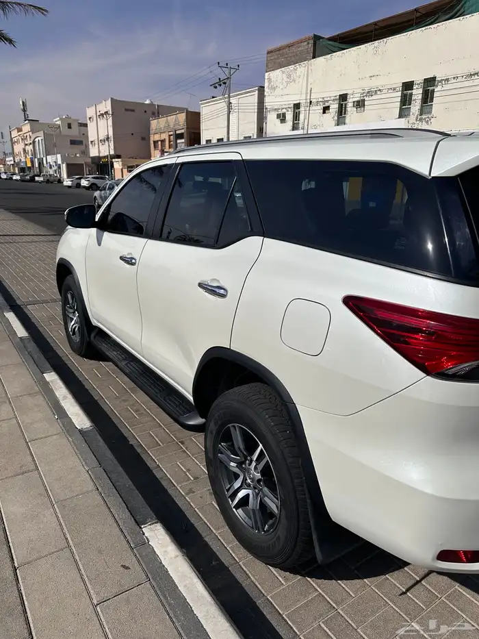 فورتشنر 2021 ابيض 4 دبل 4