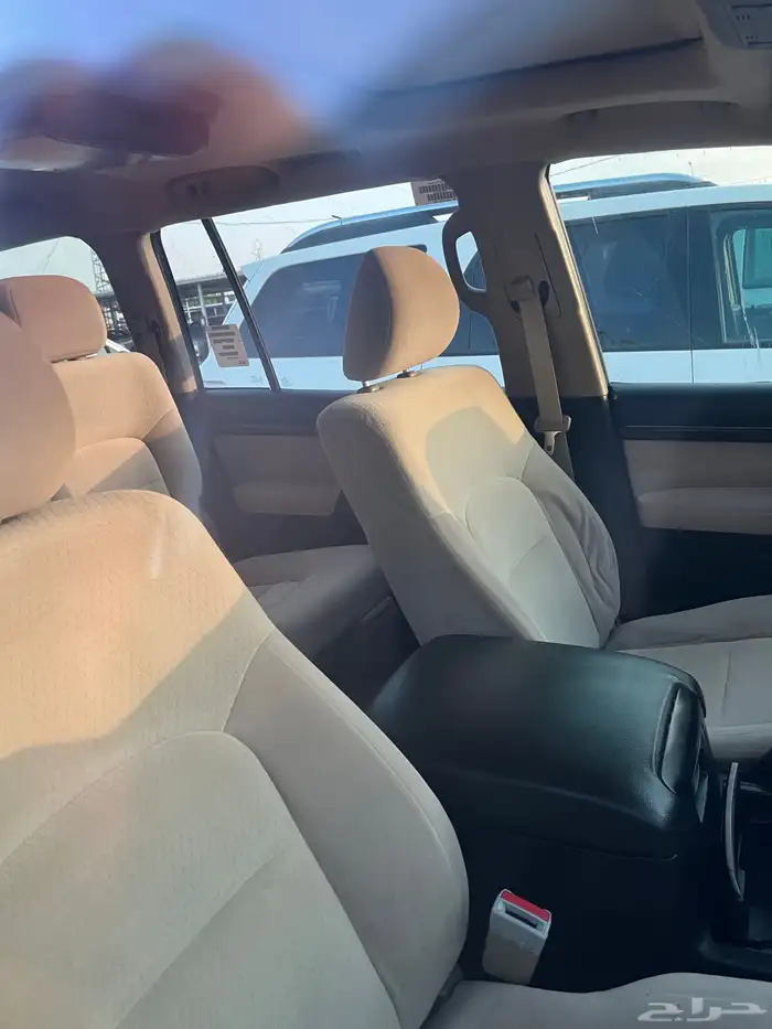 جيب لاندكروزر 2010 4