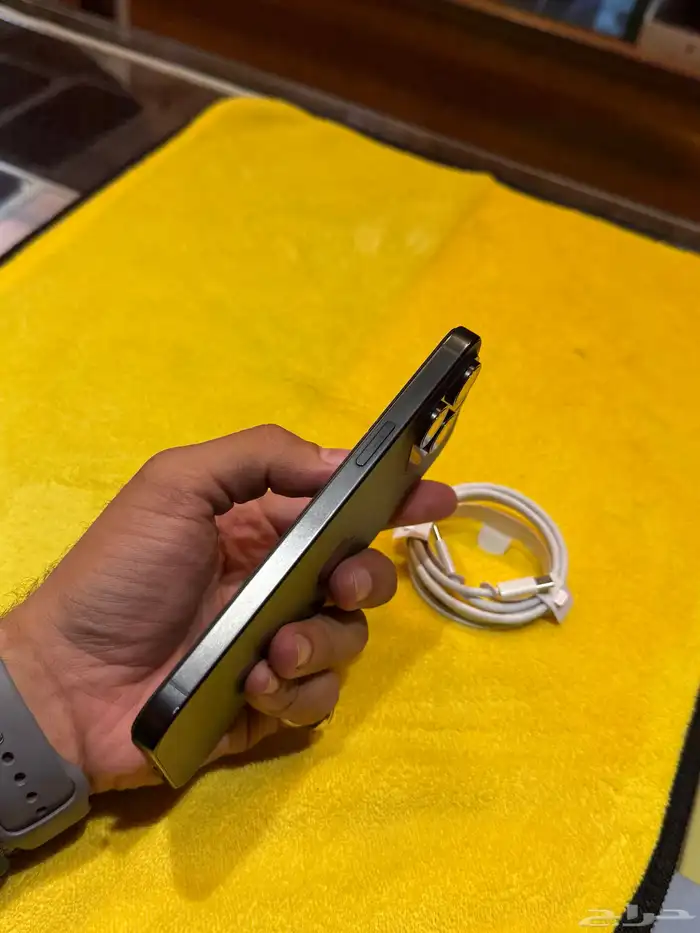 آيفون 15 برو ماكس 256 قيقاء نضيف جدا  شرق اوسط 4