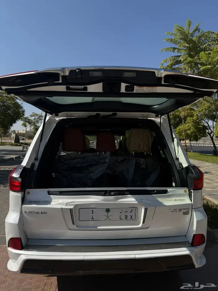 لكزس LX570 2016 33