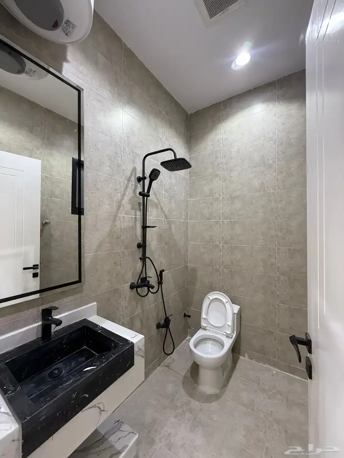 للبيع شقق ارضيه وشقق علويه ف ابها قرطبه مقابل مبني الاذاعه 19