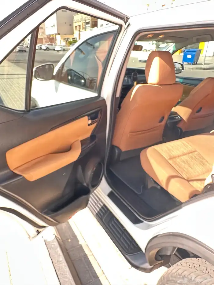 فورتشنر 2021 ابيض 4 دبل 18