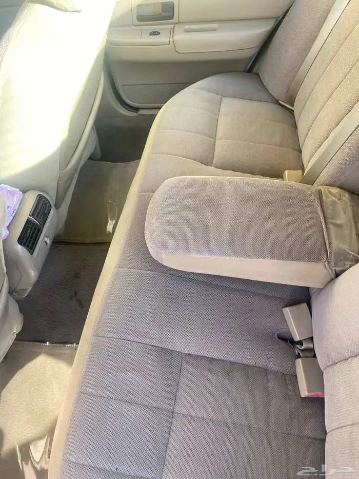 فورد فكتوريا 2004 64