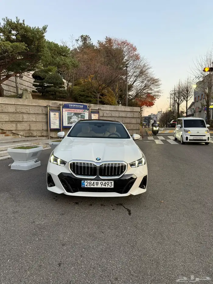 بي ام دبليو 520i 33