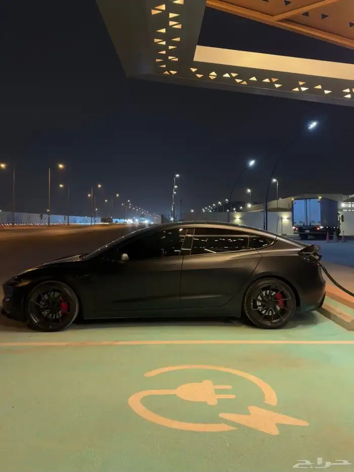 تسلا موديل 3 بيرفورمانس 2025 Tesla Model 3 Performance 3