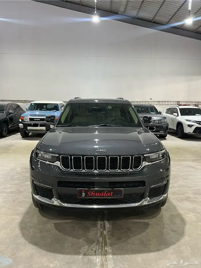 جيب جراند شيروكي 2022 ليمتد شبه جديد ( الوكيل بترومين ) 0
