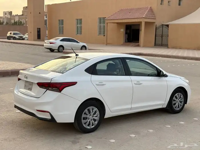 للبيع هيونداي اكسنت 2020 ابيض 4