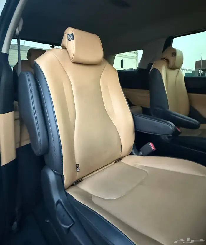 كيا كارنفال 2023 ( بنزين ) نص فل شبه جديدة 12