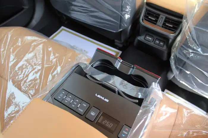 لكزس - ES300 Bh هايبرد - 2025 - نص فل - خليجي 23