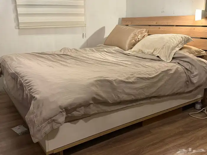 غرفة نوم سرير 180 مع المطرح وتسريحه و2 كومدي ودلاب كورنر 0