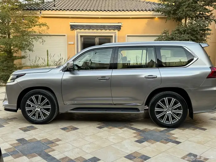 جيب لكزس 2016 LX570 4