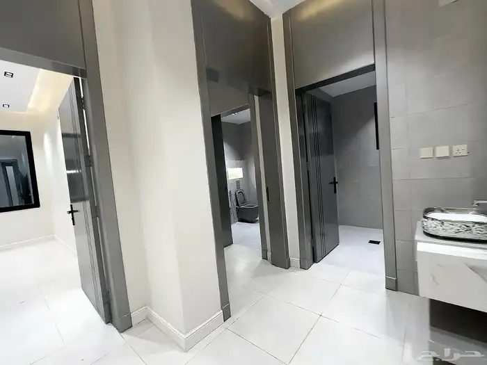 للبيع شقق علوي مساحات شرحه بالقرب من مطار ابها 3