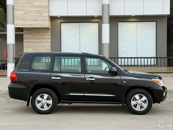 تويوتا - لاند كروزر - 2009 - جير عادي - وكاله 3