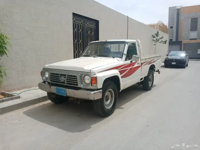 للبيع نيسان شاص بنزين موديل 1997 0