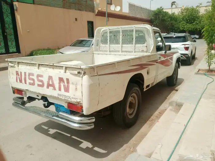 للبيع نيسان شاص بنزين موديل 1997 2