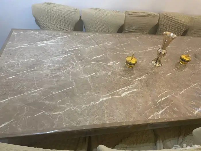 طاولة طعام كبيرة للبيع 2