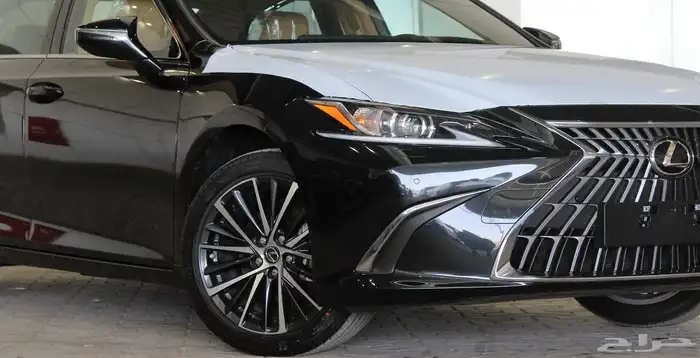 لكزس - ES300 Bh هايبرد - 2025 - نص فل - خليجي 4