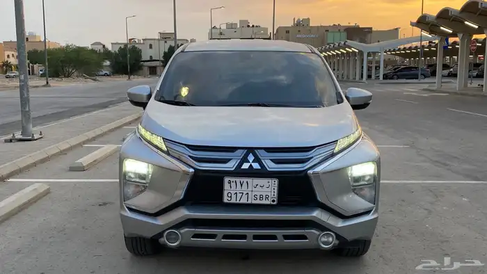 مستبيشي اكسباندر 8