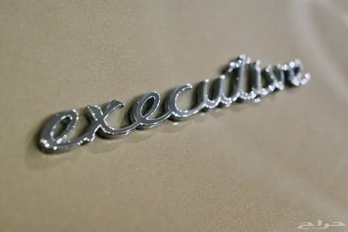 بورش باناميرا Panamera executive 2022 ضمان وصيانه مجانيه 21