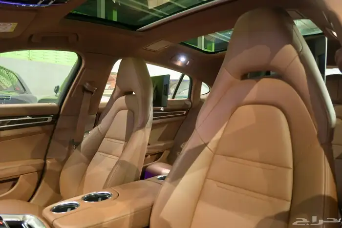 بورش باناميرا Panamera executive 2022 ضمان وصيانه مجانيه 7