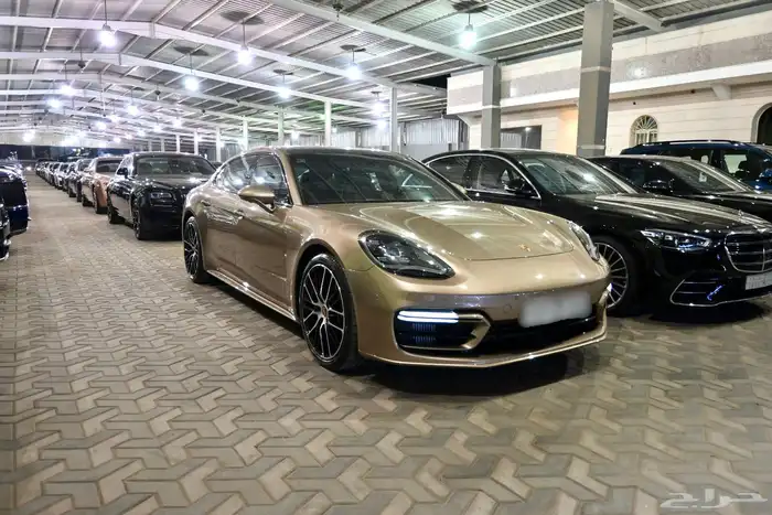 بورش باناميرا Panamera executive 2022 ضمان وصيانه مجانيه 0