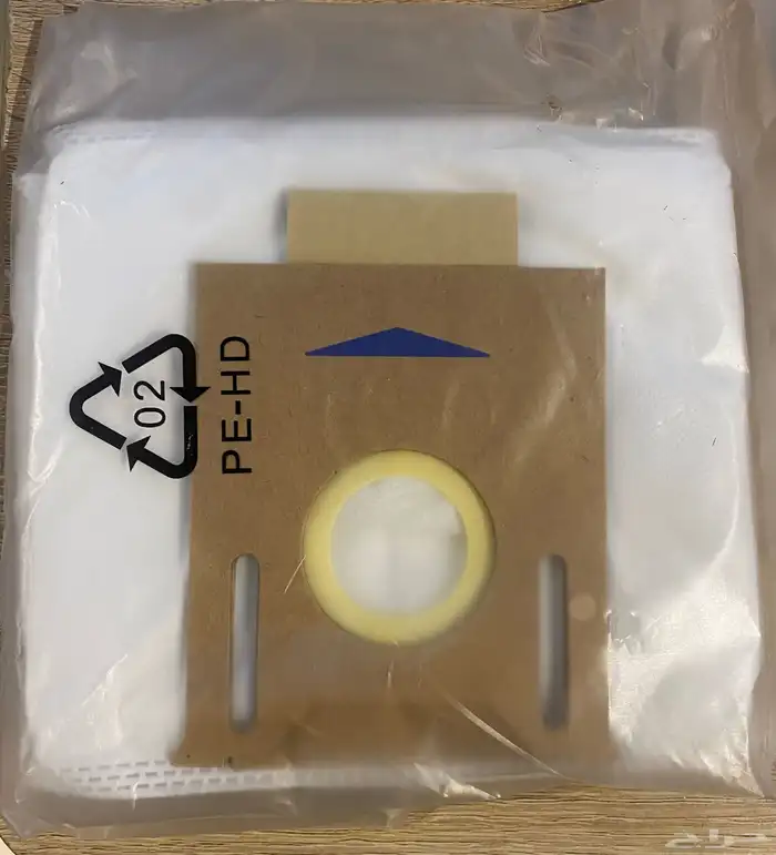 روبوت مكنسة وممسحة مع محطة تفريغ بحالة جيدة  جاهز للاستخدام 10