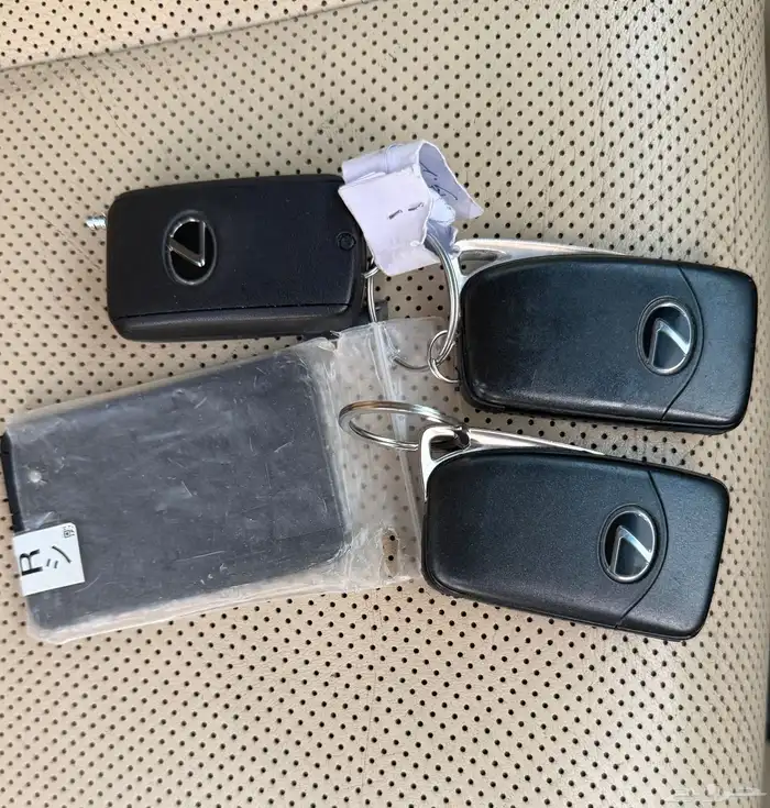 لكزس LX570 2016 13