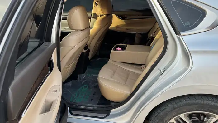 ازيرا مصدوم للبيع 8