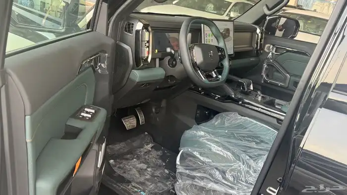 جيتور T2 موديل 2026 لون اسود داخلي زيتي 3