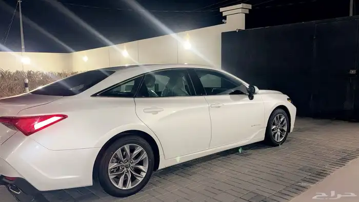 تويوتا افالون استاندر وكالة 13