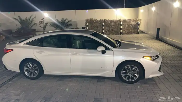 تويوتا افالون استاندر وكالة 12