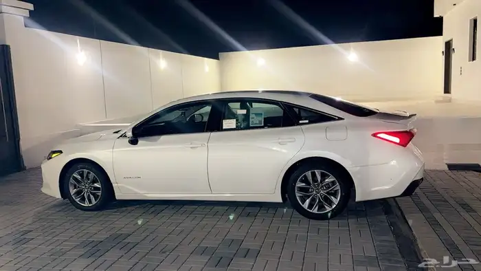 تويوتا افالون استاندر وكالة 2