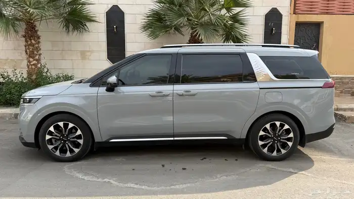 كيا كرنفال فل كامل فتحتين سقف 2023 وارد الوكيل كيا السعوديه 2